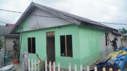 Renovasi RTLH Bapak Suhardin di Desa Umbele Lama Masuki Tahap Pemasangan Kalsiboard dan Pengecatan