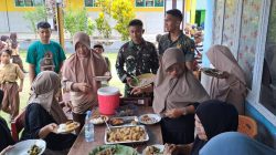 Guru SDN Umbele Siapkan Jamuan Makan sebagai Bentuk Terima Kasih kepada Satgas TMMD Ke-129