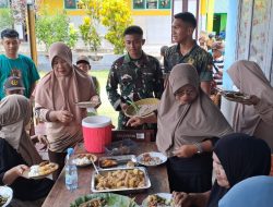 Guru SDN Umbele Siapkan Jamuan Makan sebagai Bentuk Terima Kasih kepada Satgas TMMD Ke-129
