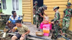 Warga Desa Polewali Siapkan Minuman dan Snack untuk Personel Satgas TMMD dan Masyarakat