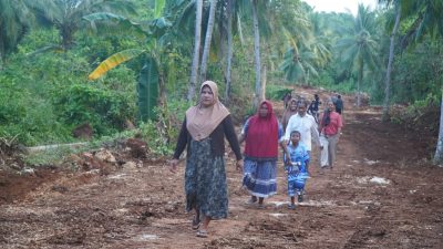 Masyarakat Kepulauan Umbele Antusias Sambut Pembukaan Jalan TMMD Ke-129