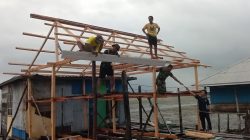 Renovasi RTLH Ibu Syamsiah di Desa Umbele Masuki Tahap Pemasangan Lisplang