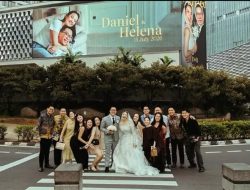 Viral! Pengantin Daniel dan Helena Pasang Billboard Pernikahan di Bundaran HI, Bikin Heboh Warganet