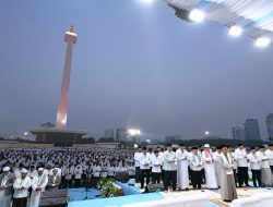 100 Ribu Jemaah Hadiri Zikir dan Doa Kebangsaan di Monas, Menag Tekankan Persatuan dan Syukur Kemerdekaan