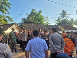 AKBP Dr.Aryo Pimpin Evakuasi Korban Dua Gunung Piramid Bondowoso