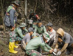 Satgas TMMD Ke-129 Kodim 1311/Morowali Survei Titik Sumber Manunggal Air Bersih di Desa Panimbawang