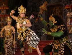 Rizal Djibran dan Paramitha Rusady Main Ketoprak Humor di HUT 50 Tahun Ramayana Purawisata
