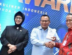 UMKM Awards 2026 berikan Penghargaan Kepada Tokoh: Ketua Komisi B Hamzah Sebagai Tokoh Peduli UMKM