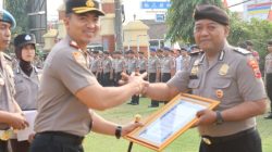 Dedikasi Berbuah Apresiasi, Kapolres Kebumen Naikkan Pangkat Satu Personel dan Ganjar Tiga Anggota Berprestasi