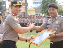 Dedikasi Berbuah Apresiasi, Kapolres Kebumen Naikkan Pangkat Satu Personel dan Ganjar Tiga Anggota Berprestasi