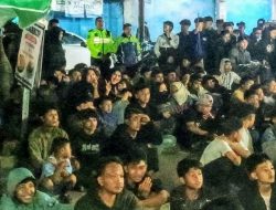 Kapolsek Cikalong Wetan Pimpin Pengamanan Nobar Final Piala Presiden 2026, Situasi Berlangsung Aman dan Kondusif