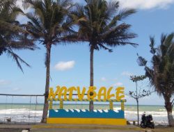 Wisata Watu Bale Kebumen Suguhkan Panorama Laut Pantai Selatan dan Pegunungan dengan Tiket Terjangkau