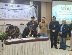 Penandatanganan MOU Antara UNNUR Bandung Dengan KONI Mewarnai Pelatihan Profesional Branding 