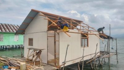 Renovasi RTLH Bapak Nardianto Capai Tahap Pemasangan Atap dan Dinding Kalsiboard, Pemilik Rumah Sampaikan Terima Kasih