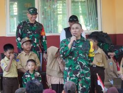 Wairjenad Tinjau Rehab Ruang OSIS dan Tatap Muka Bersama Pelajar di Kepulauan Umbele