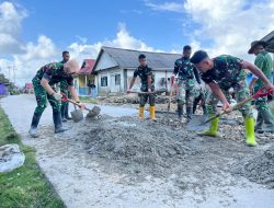 Tak Kenal Panas, Satgas TMMD Ke-129 Terus Kebut Pengecoran Rabat Beton di Desa Polewali