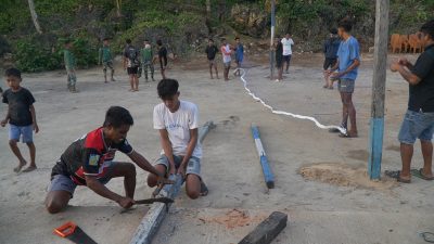Warga Desa Polewali Antusias Manfaatkan Bantuan Sarana Olahraga dari Satgas TMMD Ke-129