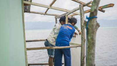Renovasi RTLH Milik Bapak Nardianto Masuki Tahap Pemasangan Kasbor Dinding Dapur