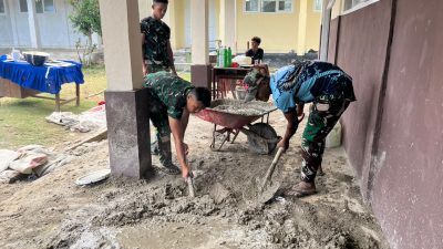 Sinergitas Satgas TMMD dan Masyarakat Percepat Pengecoran Lantai SDN Polewali