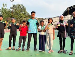 13 Siswa SD Muhammadiyah Meruyung Ikuti Lomba Renang Piala Dandim 0508/Depok
