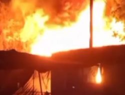 Kios Pasar Bintara Bekasi Kebakaran, Korsleting Tiang Listrik Picu Api