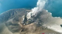 Gunung Anak Krakatau Kembali Erupsi Siang Ini, Berlangsung 17 Detik