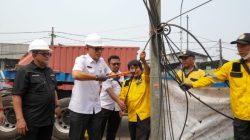 Pemkot Jaktim Tertibkan Kabel Fiber Optik Semrawut di Jalan Sultan Hamengkubuwono IX