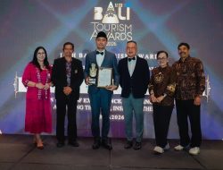 Menag Nasaruddin Umar Raih Penghargaan Pengembangan Wisata Religi di Bali