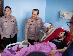 Kapolda Metro Jaya jenguk tiga personel cedera saat bertugas