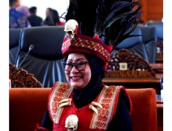 Hj. Yuni: Busana Adat Jadi Refleksi HUT ke-27 DPRD Depok, Tekankan Makna Amanah Wakil Rakyat