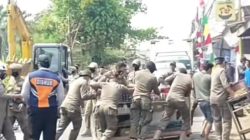 Ratusan Bangunan di Sepanjang Jalan Raya Keadilan RJB Depok Ditertibkan