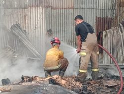 Diduga Akibat Korsleting Listrik Gudang Event di Pasir Putih Sawangan Ludes Terbakar