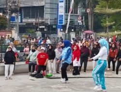 KORMI Depok Bersama Ribuan Warga Meriahkan Senam Paricara Dharma di CFD Penuh Warna