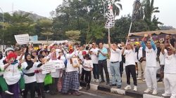 Wali Kota H. Supian Suri Dihadiri Kemeriahan Fun Walk Peringatan Hari Komedian Nasional di CFD Kota Depok Sambil Mantun