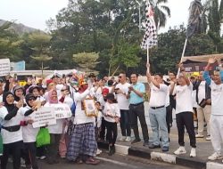 Wali Kota H. Supian Suri Dihadiri Kemeriahan Fun Walk Peringatan Hari Komedian Nasional di CFD Kota Depok Sambil Mantun