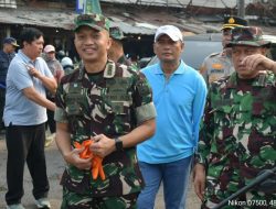 Karya Bakti TNI Peduli Sampah, Kodim 0508 Depok Gandeng Pemkot dan Warga Bersihkan Pasar Kemiri Muka
