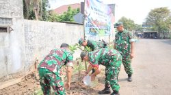HUT ke-81 TNI, Kodim 0504 Jaksel Gerakkan Penghijauan Bersama Warga