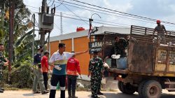 Bersihkan Lingkungan, Eratkan Tali Persaudaraan, Brigif TP 32/Mangkalihat dan Warga Bergotong Royong