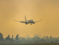 Pesawat Batik Air Putar Balik ke Jakarta Gegara Kabut Asap di Pangkalan Bun