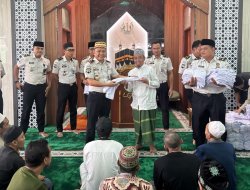 Ratusan Baju Koko Dibagikan di Lapas Cipinang, Ini Pesan Kalapas