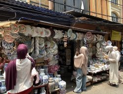 Toko Koboy Keramik Pasar Mayestik, Surga Spot Foto Unik yang Dilirik Anak Muda Jakarta