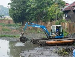Munjirin Pimpin Gerebek Lumpur Kali Sunter, Antisipasi Genangan dan Banjir