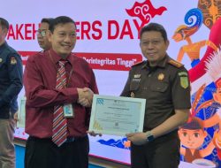 Kejari Kota Bogor Raih Penghargaan KPPN Bogor atas Penyampaian SPM Gaji Induk secara Cepat dan Akurat