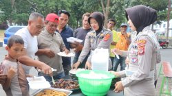Satlantas Polres Kuningan Gelar Jumat Berkah, Bagikan Makanan Gratis