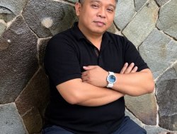 Kamil Sahab Perluas Kiprah di Dunia Hiburan, dari Produser Puluhan Film hingga Bahas Ramalan Politik