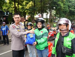 Kapolda Metro Jaya Dadang Hartanto Turun Sapa Ojol, Ini Pesannya