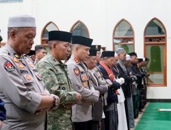 Kapolres Cimahi Gelorakan Polisi Bersama Masyarakat Dalam Sholat Subuh Berjamaah Perkuat Sinergitas Jaga Kamtibmas