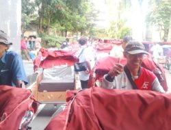 Penarik Becak di Kota Depok Terima Bantuan Becak Listrik dan Tablet Pintar dari Presiden RI Prabowo