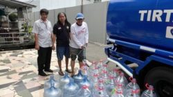 Kepedulian Eka Hospitel Depok, Salurkan 8.000 Liter Air Bersih ke Warga Terdampak Kekeringan di RW 15 Kelurahan Kemirimuka Depok