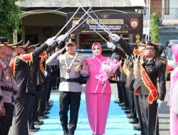 Pedang Pora Sambut Pejabat Kapolres Kebumen, Amanah Kepemimpinan Berganti